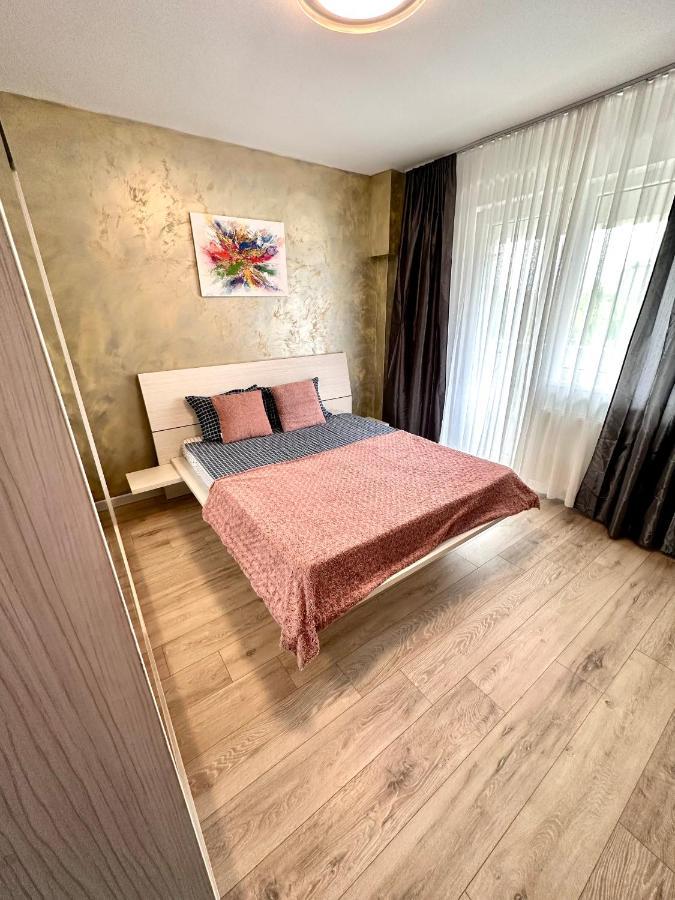 Mega Rossa Residence Bucarest Exterior foto